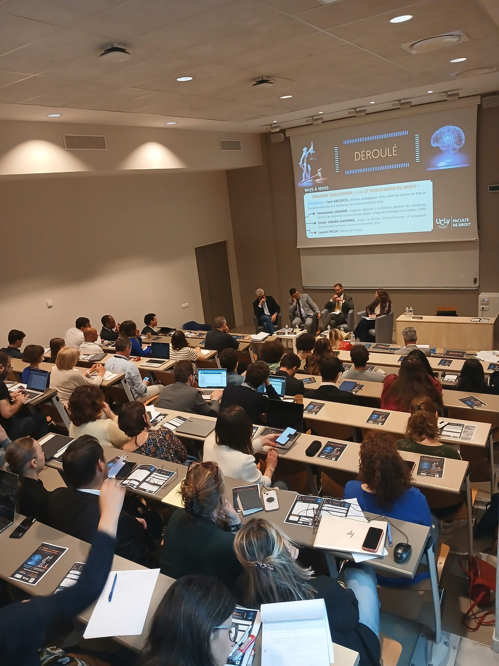 Échanges lors de la matinée IA et professions juridiques